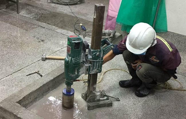 Khoan rút lõi bê tông có làm ảnh hưởng đến kết cấu nhà không